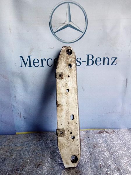 Б/В кронштейн кріплення коробки Mercedes E220 W212 A2126190525 A2126190525 фото