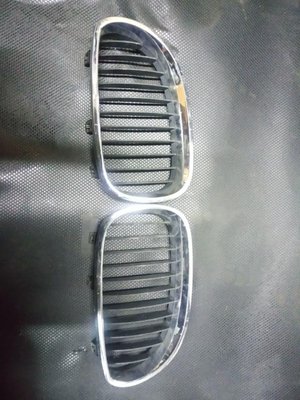Б/У радиаторная решетка для BMW 5 E60 E61 оригинал 51137027061 фото